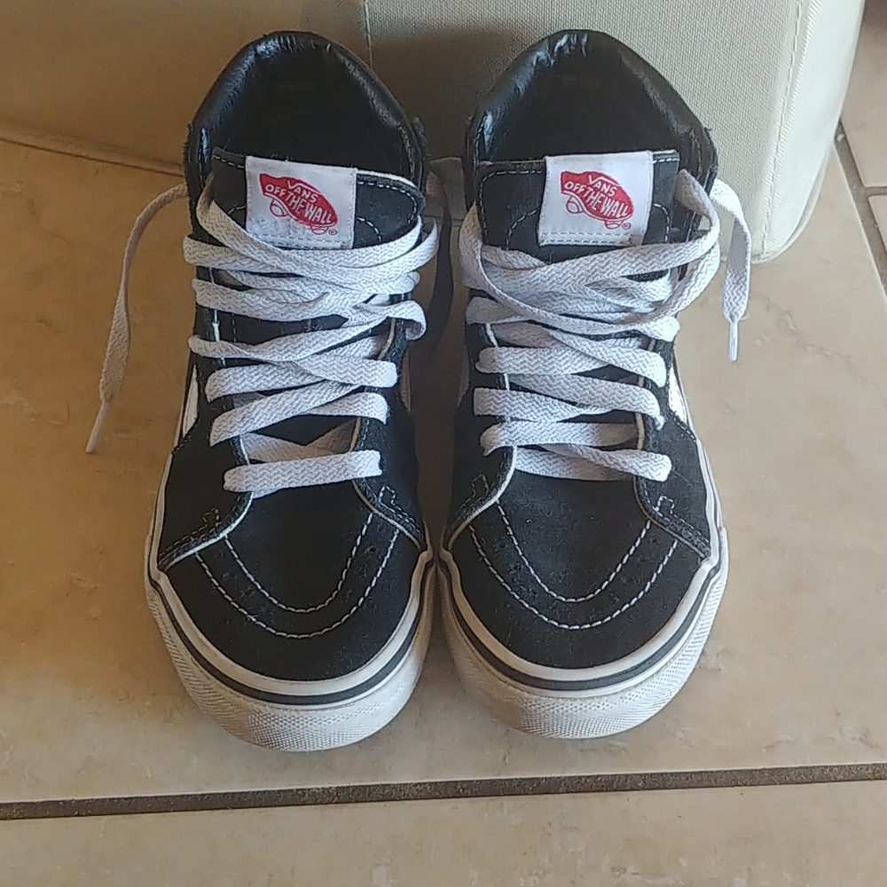 Black hightop Vans size 3